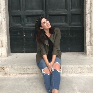 Meet your Posher, Ali